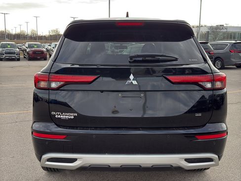 Used 2022 Mitsubishi Outlander SE image 7