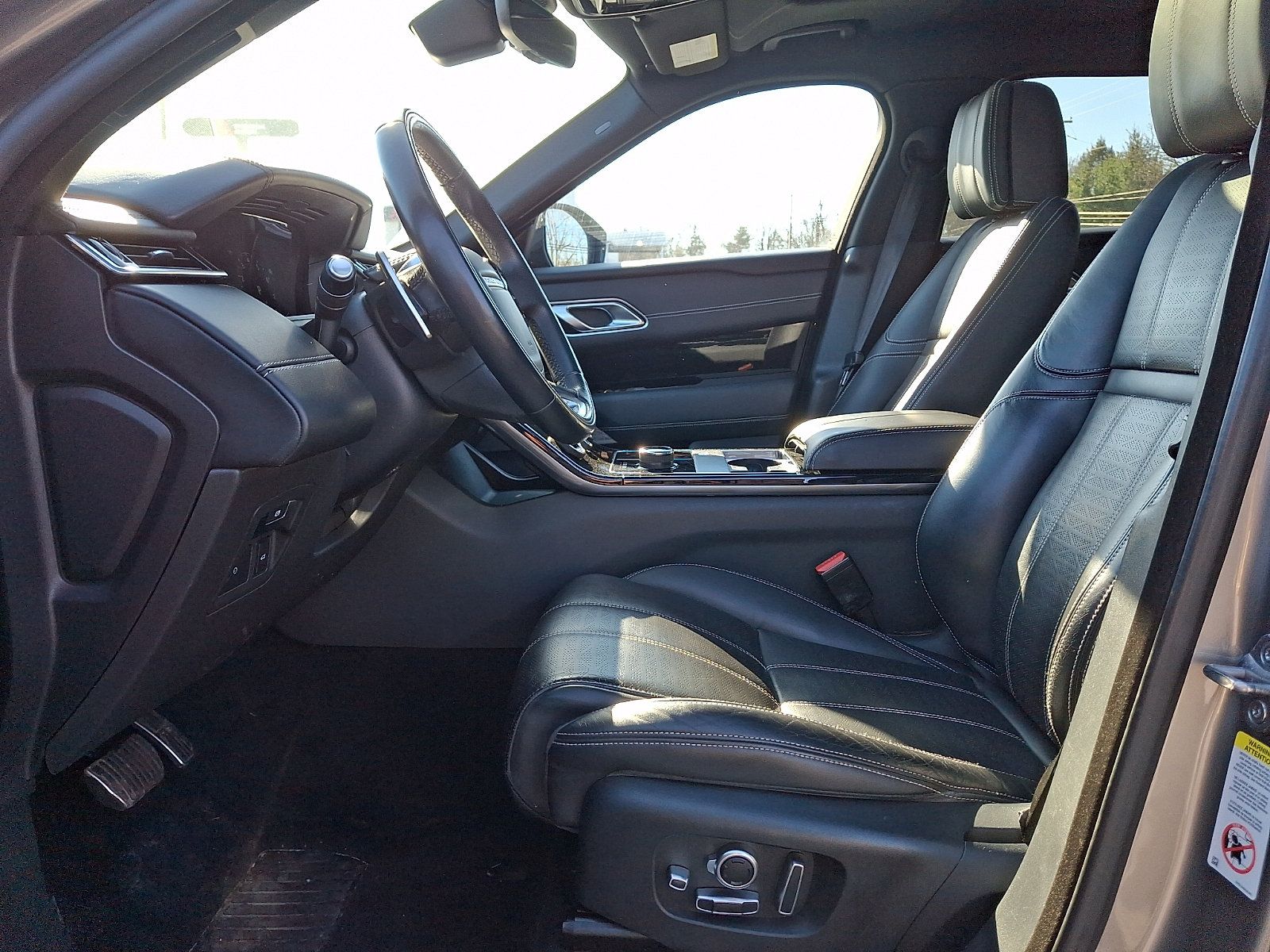 Used 2018 Land Rover Range Rover Velar R-Dynamic HSE AWD/4WD image 13