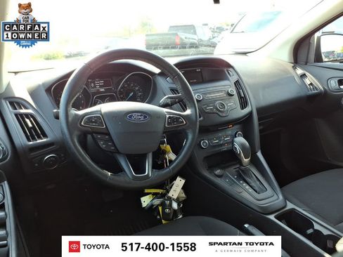 Used 2018 Ford Focus SE w/ Cold Weather Package FWD image 13