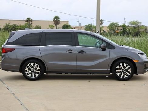 New 2026 Honda Odyssey EX-L image 4