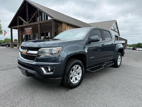Used 2019 Chevrolet Colorado LT w/ LT Convenience Package RWD image 2