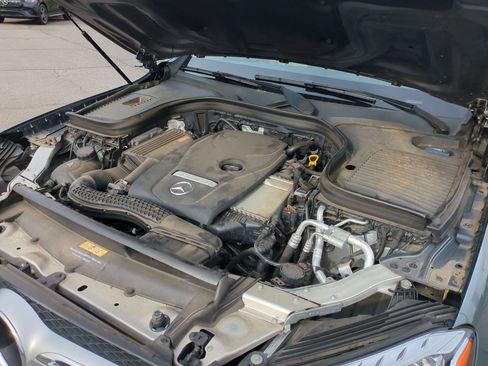 Used 2018 Mercedes-Benz GLC 300 4MATIC image 40