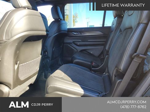 New 2025 Jeep Grand Cherokee L Altitude AWD/4WD image 7