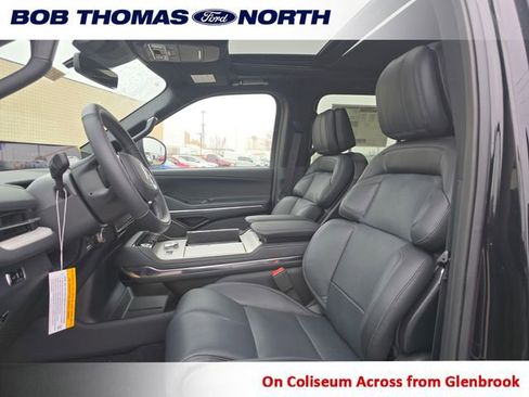 New 2026 Lincoln Navigator Reserve w/ Jet Appearance Package AWD/4WD image 16