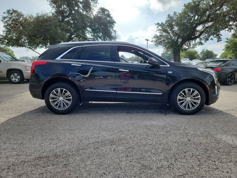 Used 2017 Cadillac XT5 Luxury w/ Driver Awareness Package FWD image 4
