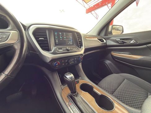 Used 2019 GMC Acadia SLE image 19