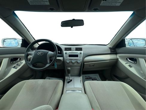 Used 2010 Toyota Camry LE FWD image 6