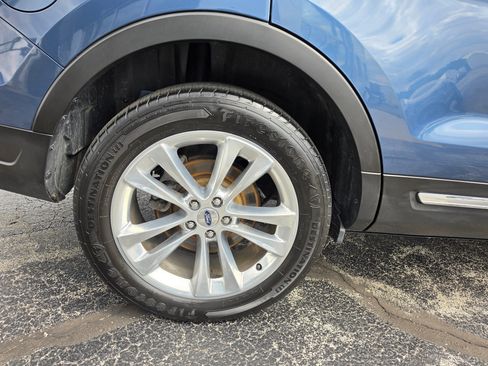 Used 2018 Ford Explorer XLT w/ Equipment Group 202A AWD/4WD image 14