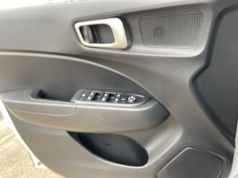 Used 2025 Hyundai Venue SEL image 45