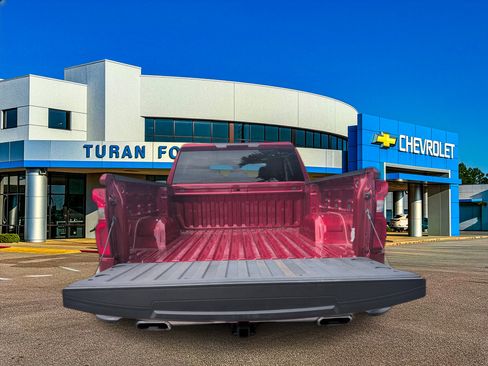 Used 2024 Chevrolet Silverado 1500 LTZ w/ Z71 Off-Road Package AWD/4WD image 5