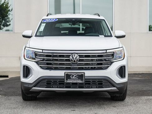 Used 2024 Volkswagen Atlas SE image 2