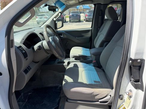 Used 2013 Nissan Frontier S RWD image 11