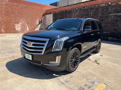 Used 2020 Cadillac Escalade Luxury image 1