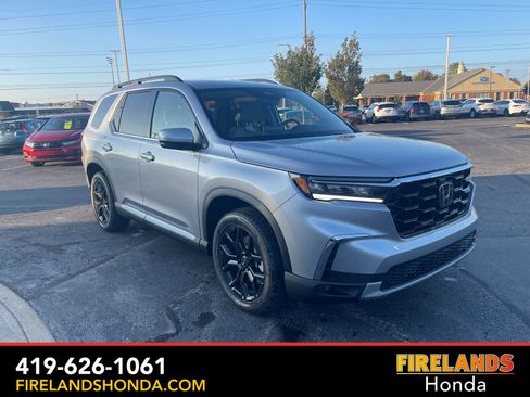 New 2025 Honda Pilot Touring image 4