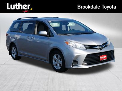 Certified 2018 Toyota Sienna LE