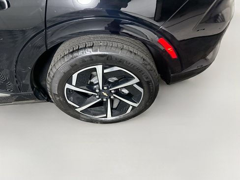 Used 2025 Chevrolet Equinox EV LT w/ Convenience Package image 11