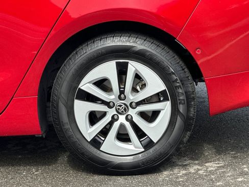 Used 2017 Toyota Prius Three FWD image 35