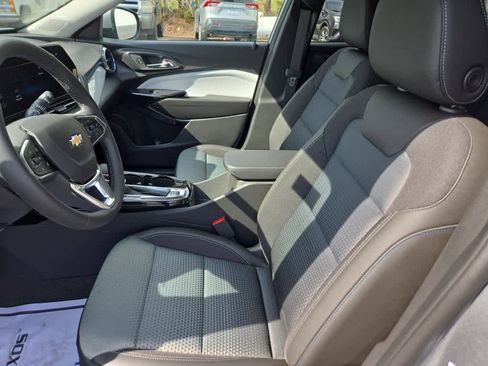 New 2026 Chevrolet Trax LT w/ LT Convenience Package FWD image 13