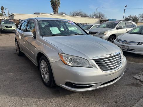 Used 2012 Chrysler 200 LX FWD image 3