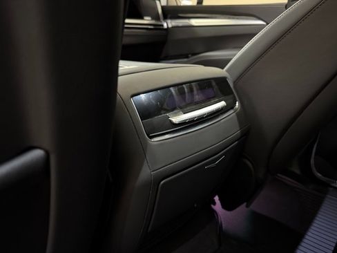 Used 2025 Cadillac Escalade Sport w/ Touring Package image 27