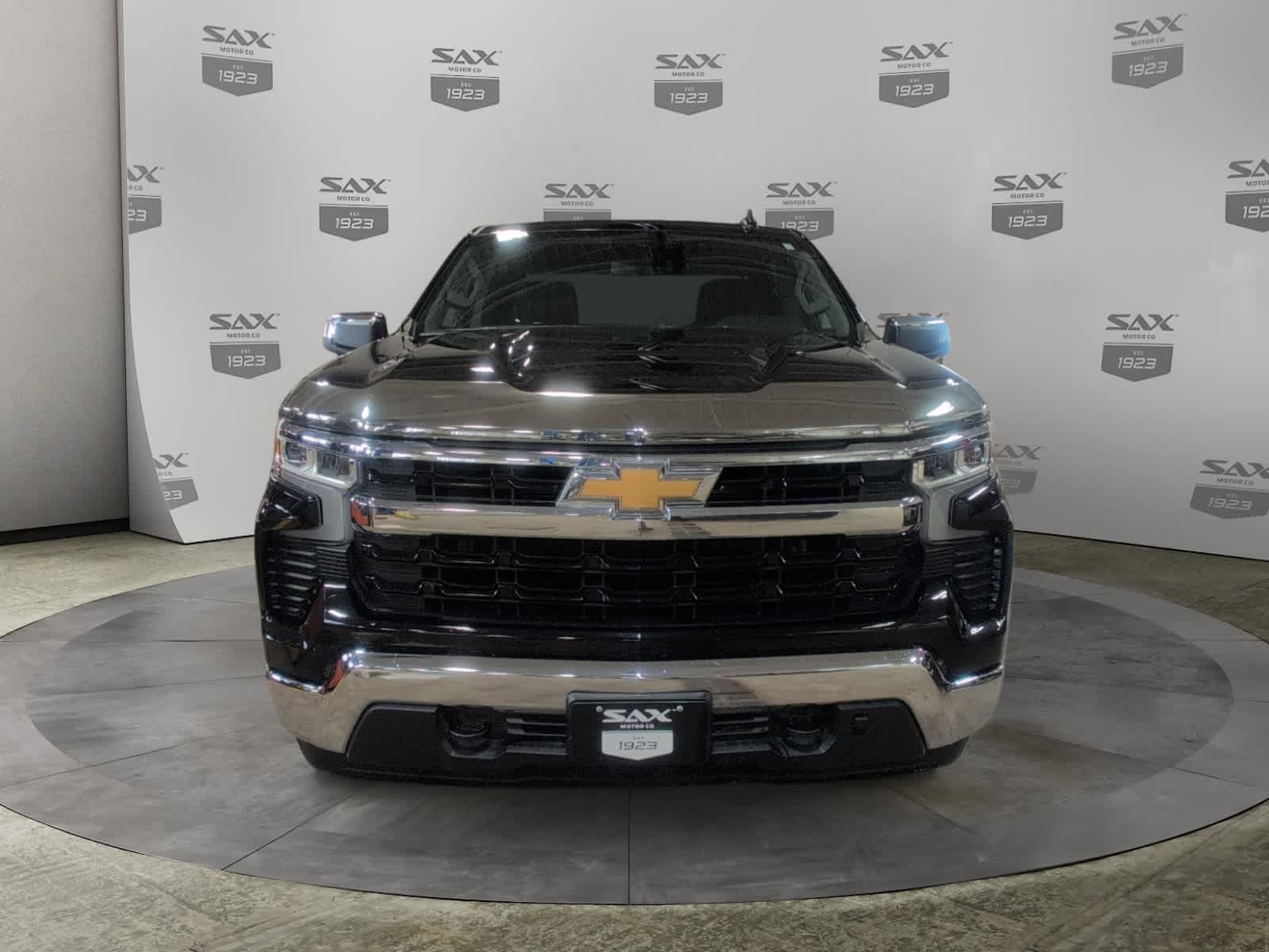 Used 2024 Chevrolet Silverado 1500 LT AWD/4WD image 8