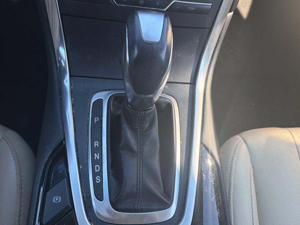 Used 2017 Ford Edge Titanium w/ Technology Package FWD image 10