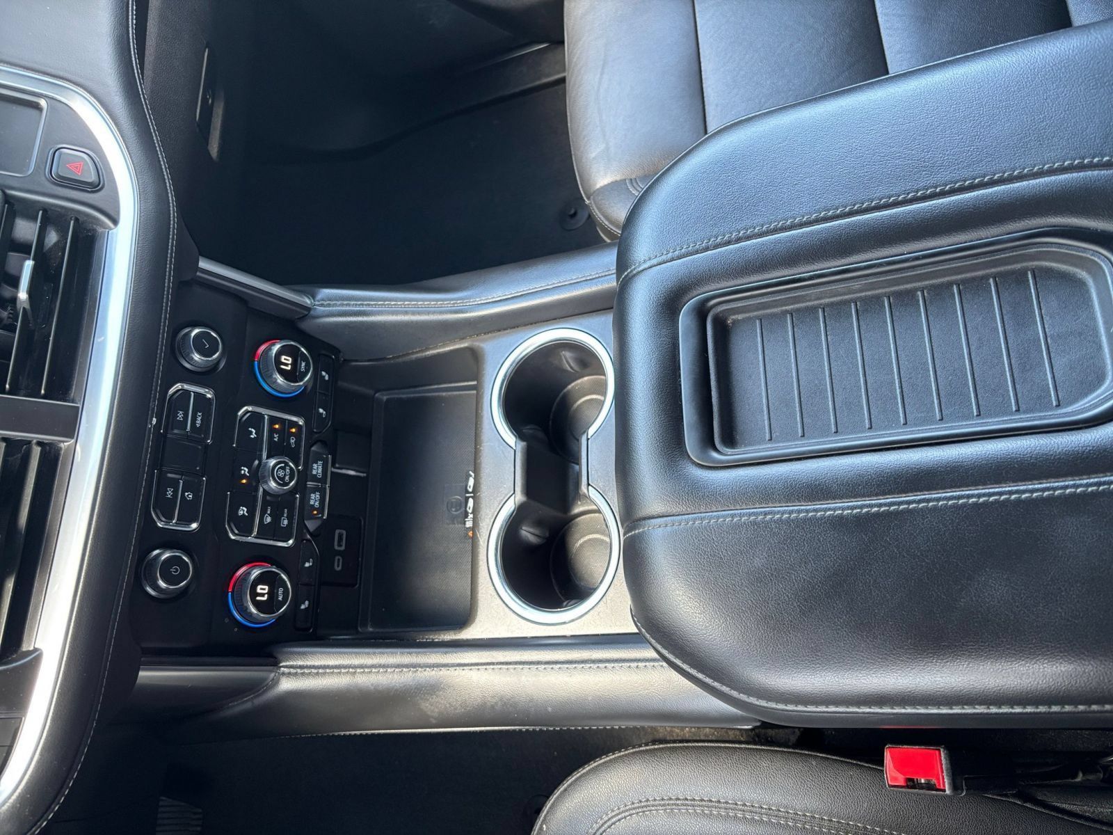 Used 2023 Chevrolet Tahoe LT w/ Luxury Package RWD image 44