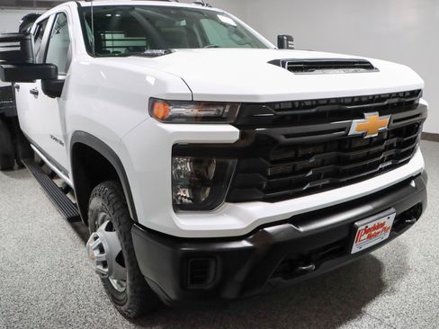 Used 2025 Chevrolet Silverado 3500 W/T w/ WT Convenience Package AWD/4WD image 5