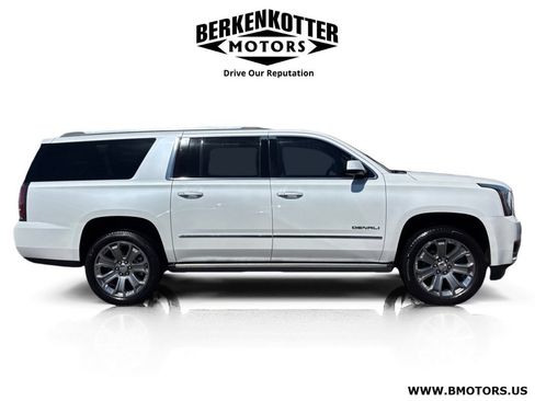 Used 2016 GMC Yukon XL Denali w/ Open Road Package AWD/4WD image 2