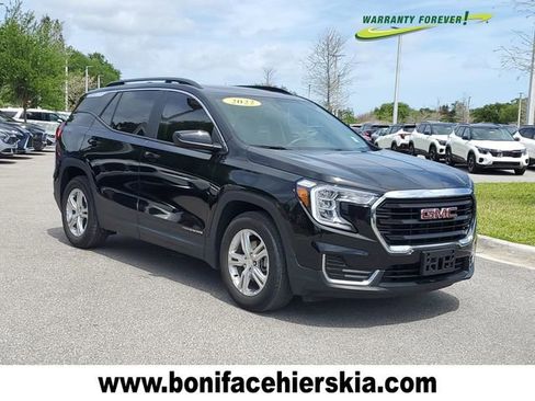 Used 2022 GMC Terrain SLE w/ Driver Convenience Package image 1