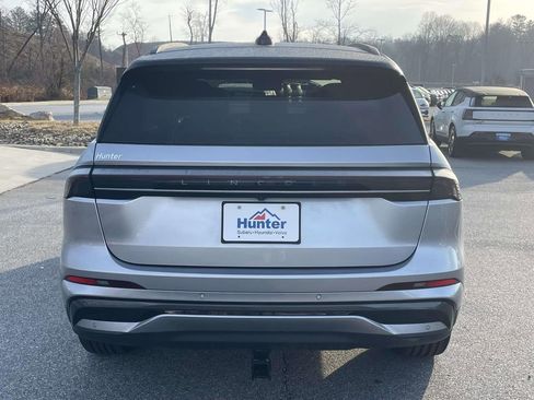 Used 2025 Lincoln Nautilus Reserve image 28