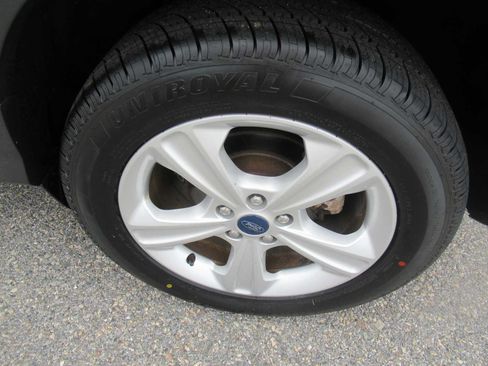 Used 2016 Ford Escape SE w/ Equipment Group 201A FWD image 10