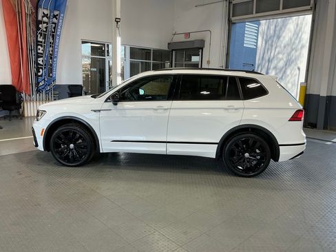 Used 2021 Volkswagen Tiguan SE R-Line image 25