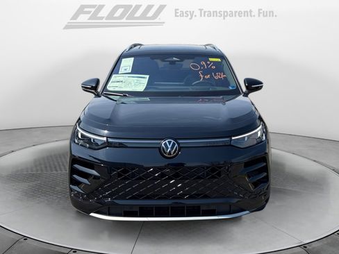 New 2026 Volkswagen Tiguan SEL R-Line image 2