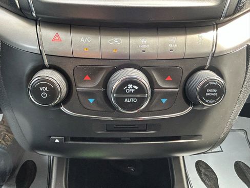 Used 2019 Dodge Journey Crossroad FWD image 25
