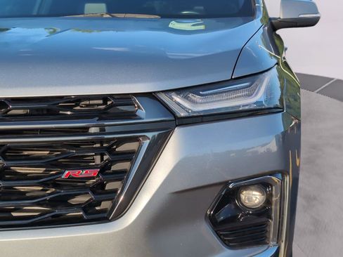 Used 2023 Chevrolet Traverse RS FWD image 36