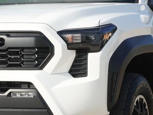 Used 2024 Toyota Tacoma TRD Off-Road AWD/4WD image 4