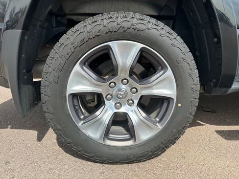 Used 2019 RAM 1500 Laramie image 38