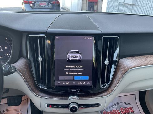 Used 2022 Volvo XC60 B5 Momentum AWD/4WD image 15