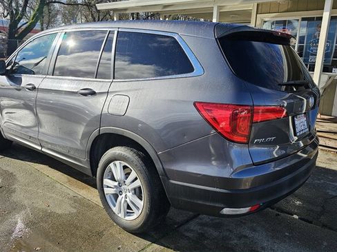 Used 2016 Honda Pilot LX image 4