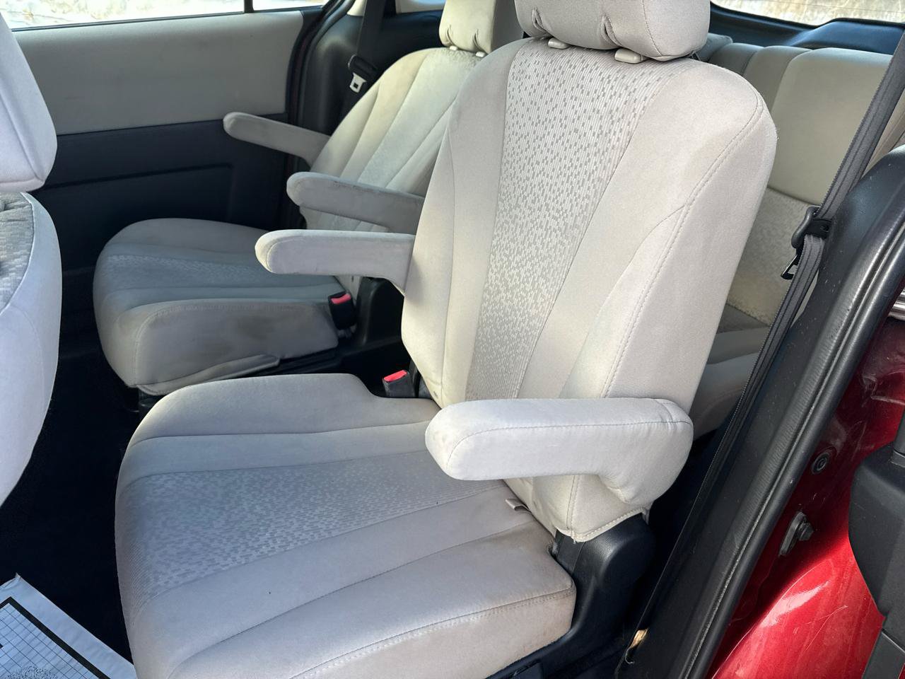 Used 2012 MAZDA MAZDA5 Sport FWD image 21