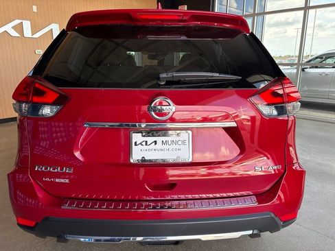 Used 2017 Nissan Rogue SL AWD/4WD image 12