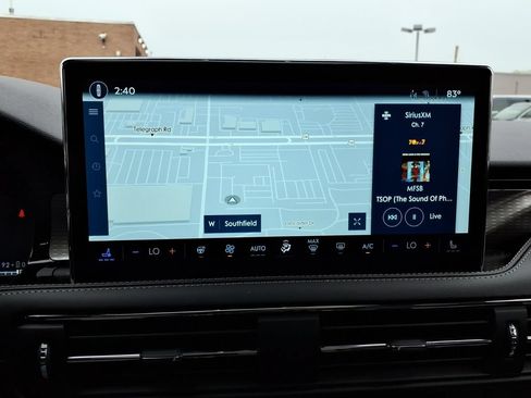 Used 2025 Lincoln Corsair Grand Touring w/ Equipment Group 302A AWD/4WD image 17