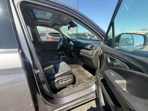 Used 2021 Honda Pilot Touring image 4