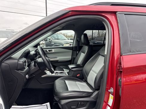 Certified 2023 Ford Explorer XLT w/ Equipment Group 202A image 22