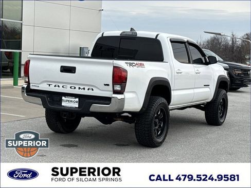 Used 2019 Toyota Tacoma TRD Off-Road image 3