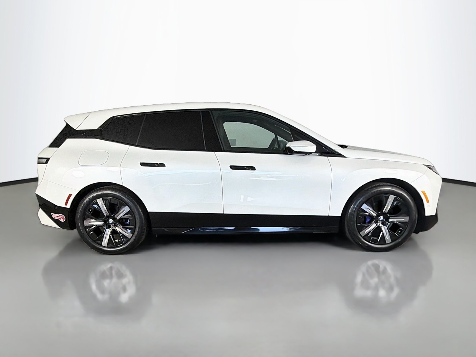 Certified 2024 BMW iX xDrive50 w/ Premium Package AWD/4WD image 8