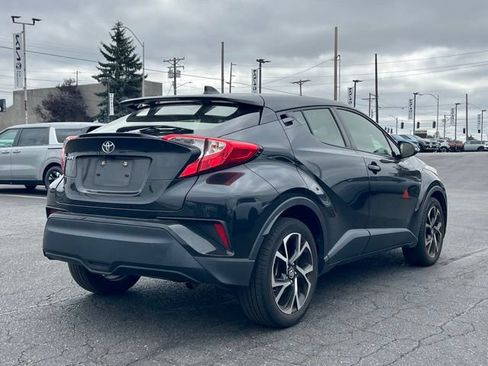 Used 2019 Toyota C-HR XLE FWD image 7