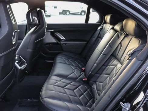 Used 2024 BMW 740i RWD image 21