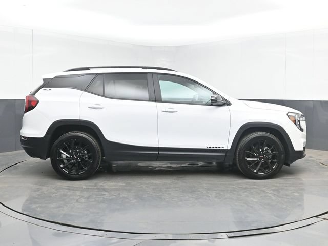 Used 2023 GMC Terrain SLE w/ Elevation Edition AWD/4WD image 15